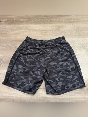 Lululemon Pace Breaker Lined Camo Shorts 9" Men Size XL Black Gray